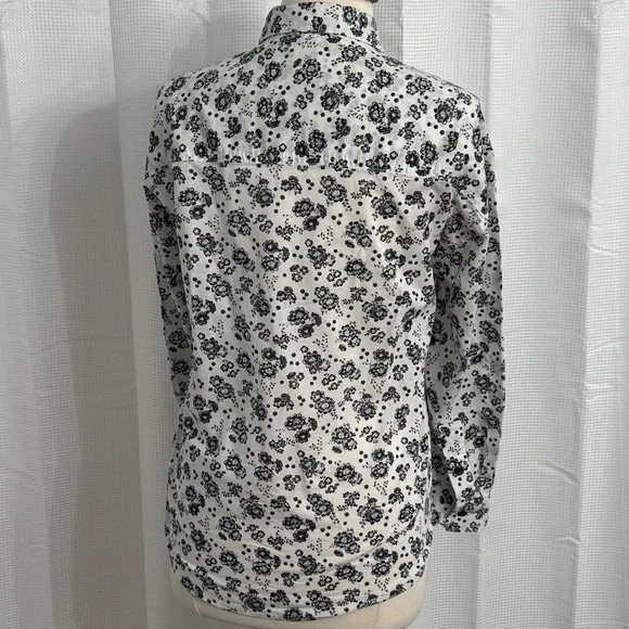 Lee Women's Frontier Oversized Fit Long Sleeve Front Button Shirt, Smoke Gray, S - Picture 7 of 7